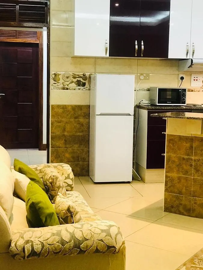 קמפאלה Dina Apartments מלון דירות