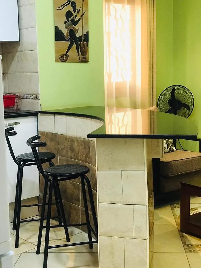 מלון דירות קמפאלה Dina Apartments